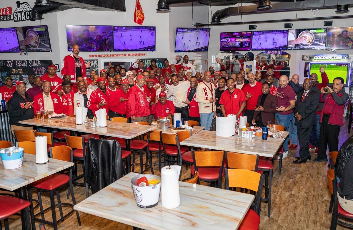 PhoenixKappas's tweet photo. We had a fantastic time last night, as we celebrated our beloved Founders, on our 112th Founders’ Day, at our Good Brother J.J. Holmes spot, J.J.’s Grubb Shack, in Mesa, Ariz. We say YO to all our Nupes! 👌🏾♦️🥳🎂 #Achievement #1911 #J5 #Kappa112 https://t.co/cGsgPjvOrm