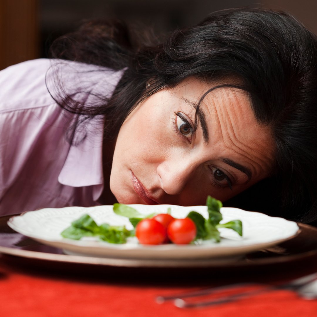 Trying to #loseweight can be so frustrating that you just want to give up! Join us on Monday, January 9 at 12 pm EST for "10 Reasons Your Weight Won't Come Off...and what to do about them!" Register at FastFoodHealing.com/lunch
#dieting #weightloss #weightlosstips