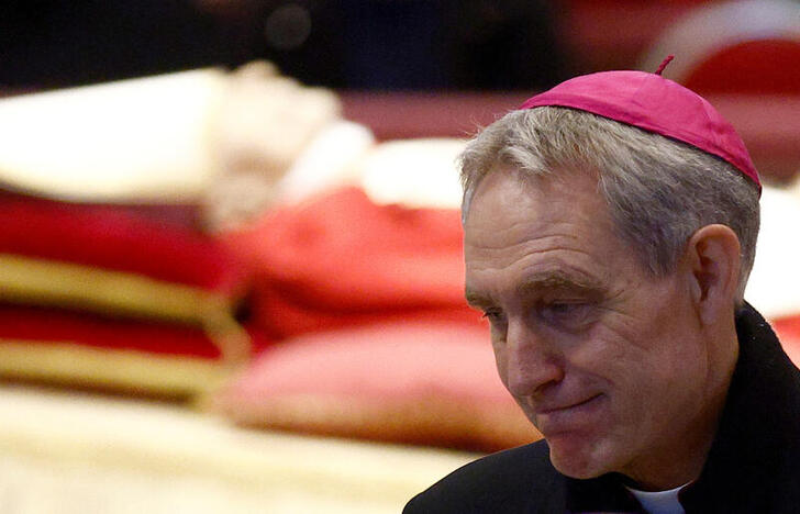 Pope Francis often compared having former Pope Benedict living in the Vatican to having a grandfather in the house, but a book by Benedict's closest aide shows family strains while two men wearing white lived in the tiny city state. reuters.com/world/book-by-…