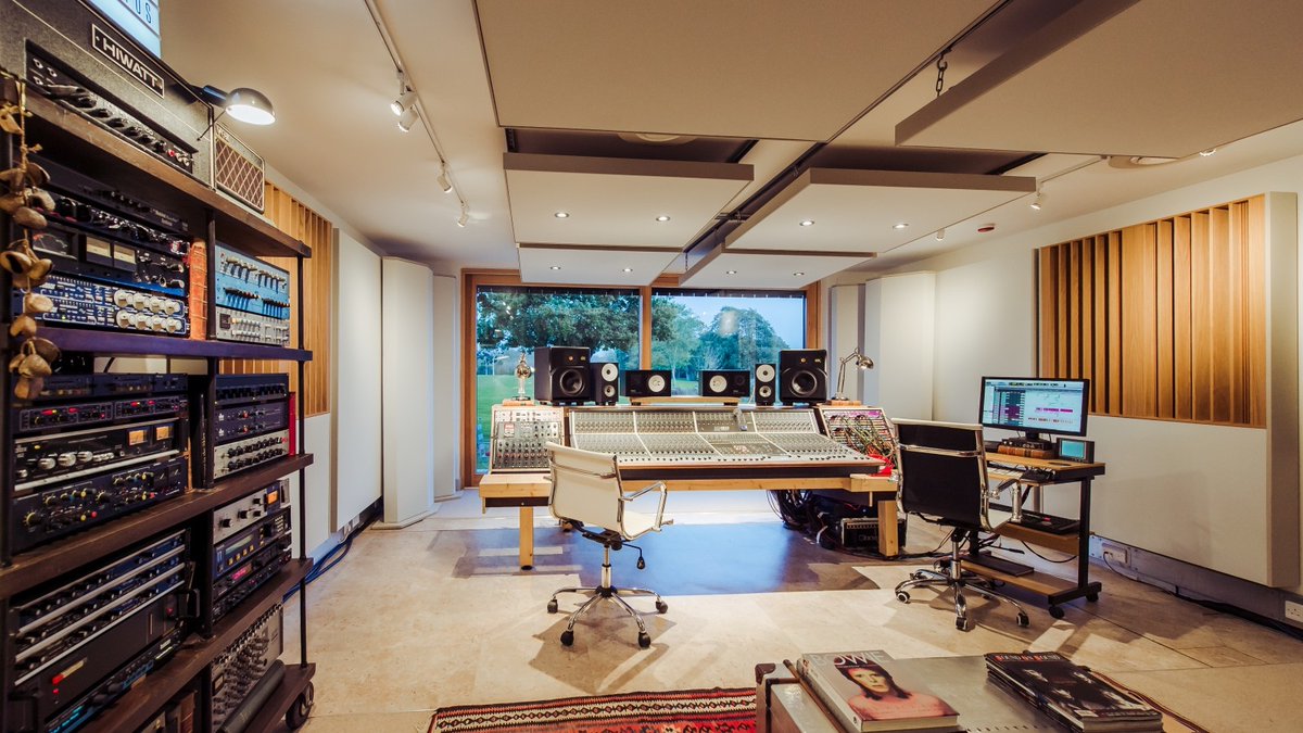 The Mind Music machine keeps on turning 🎶

Many exciting new sounds are coming your way as we continue work at Decoy studios 🎧

See the video for our latest release below:
youtube.com/watch?v=qluGQI…