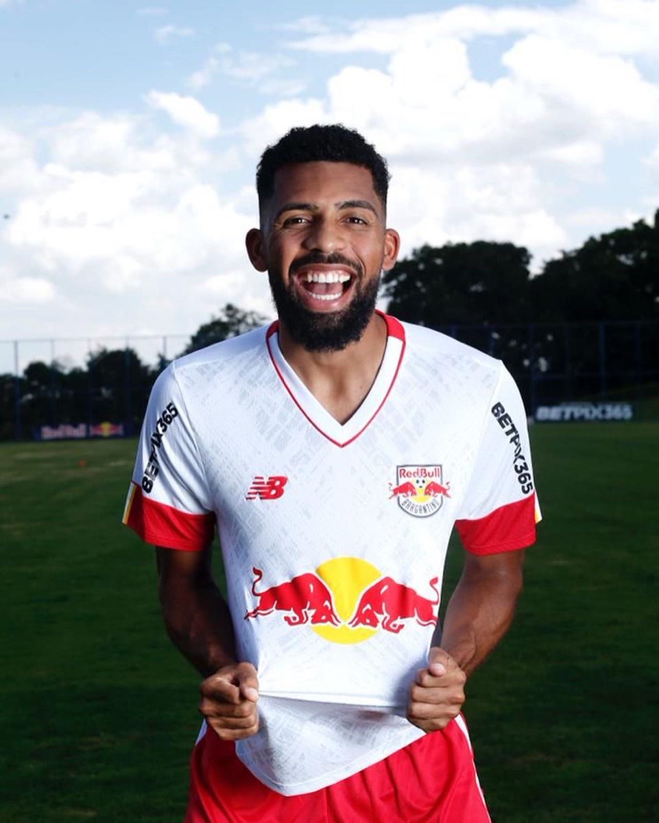 _matheusf's tweet image. O @RedBullBraga é minha nova casa! ⚽️🔥📞

Primeiramente, agradecer a confiança do clube e de toda diretoria. Muito feliz de vestir esta camisa e motivado para começar esse novo desafio no Massa Bruta. 

#VamosBraga #RedBullBragantino