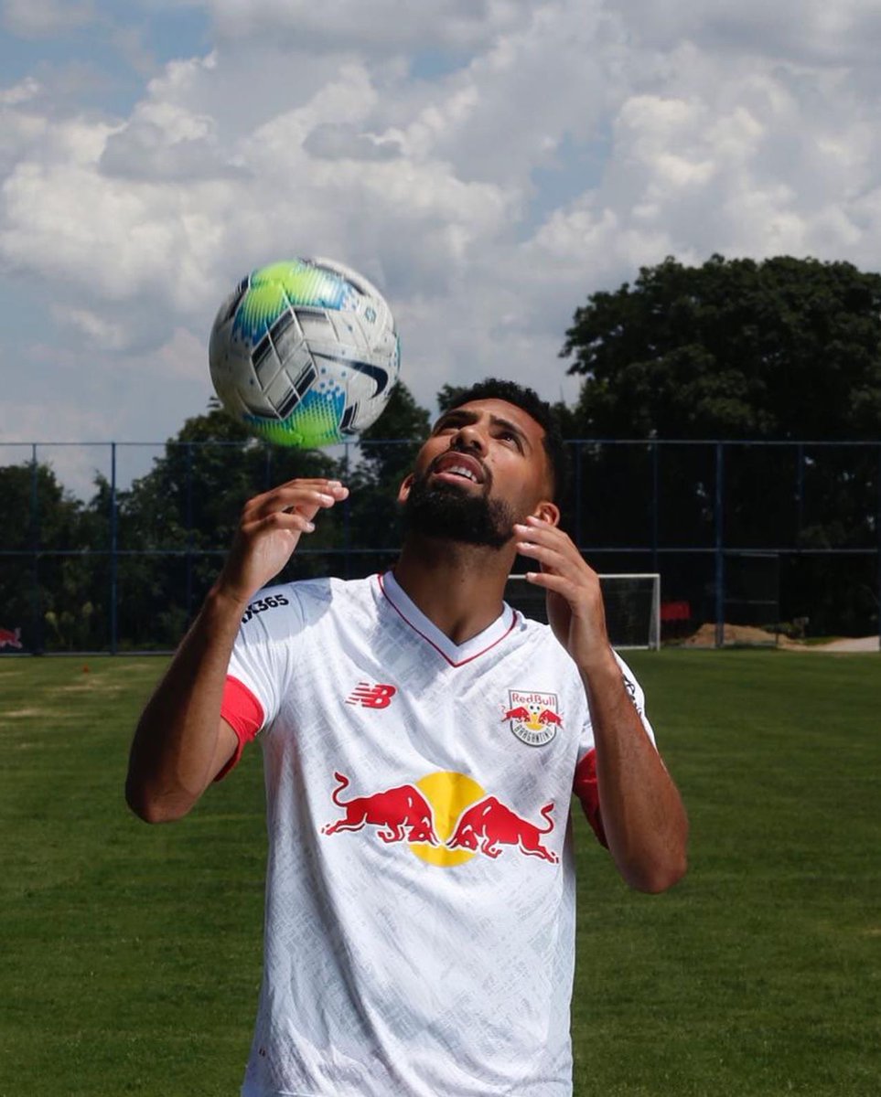 _matheusf's tweet image. O @RedBullBraga é minha nova casa! ⚽️🔥📞

Primeiramente, agradecer a confiança do clube e de toda diretoria. Muito feliz de vestir esta camisa e motivado para começar esse novo desafio no Massa Bruta. 

#VamosBraga #RedBullBragantino