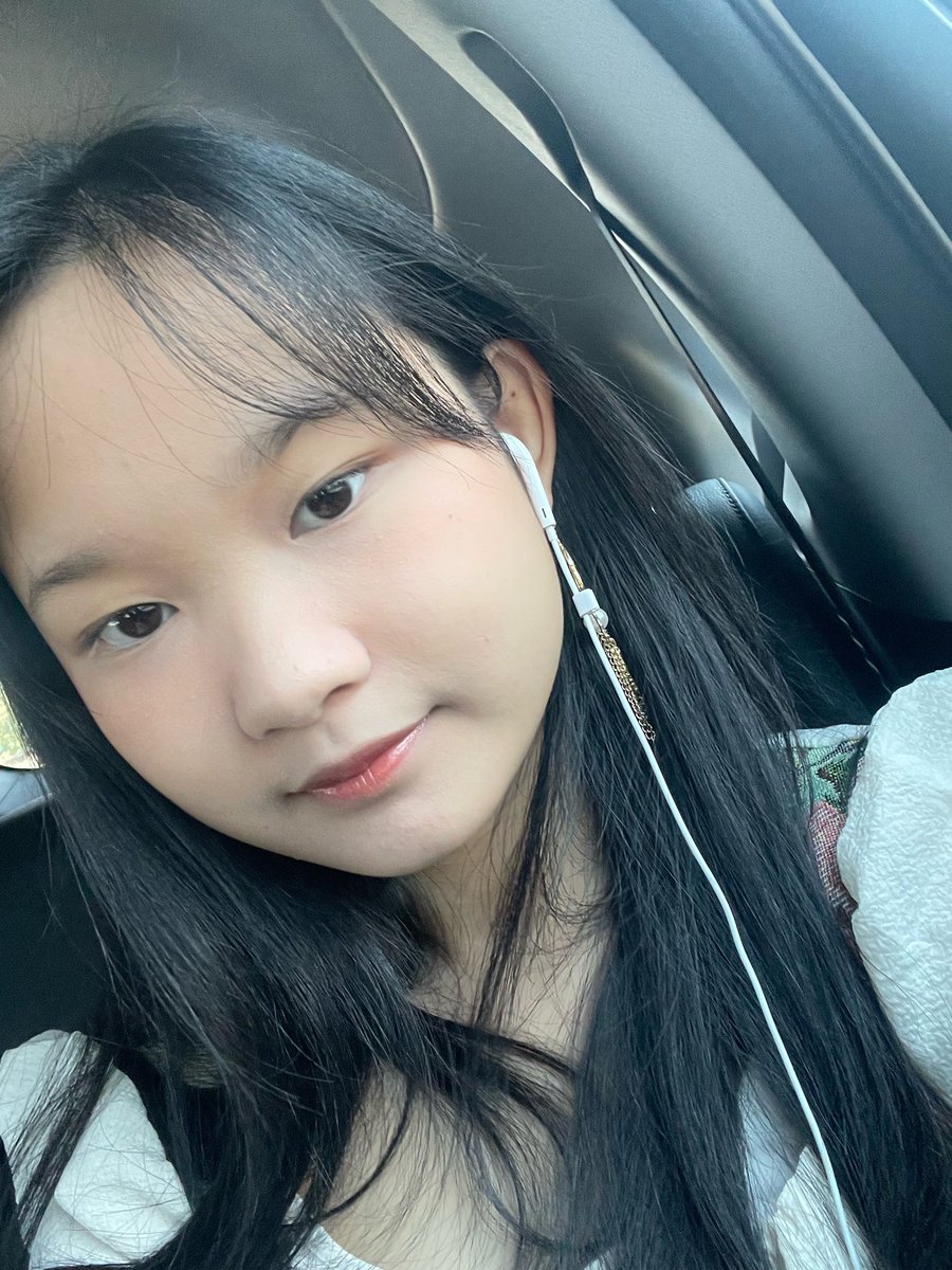 Sevikasproperty's tweet photo. The longest relationship I’ve ever been in is with her #arcanetwtselfieday https://t.co/z3qjvuaGsC