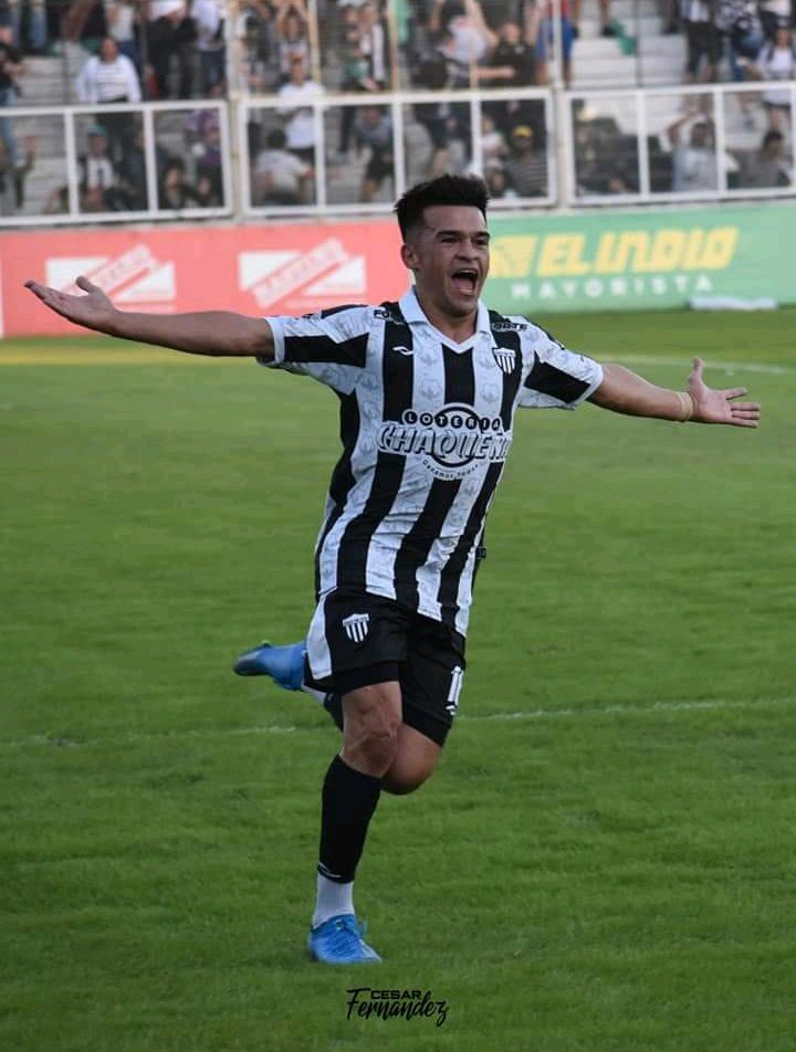 chacoalbinegr0's tweet photo. Feliz Cumpleaños Gaspar!! 

Todos los éxitos para este año.🏴🏳️ https://t.co/8omhjIkomA