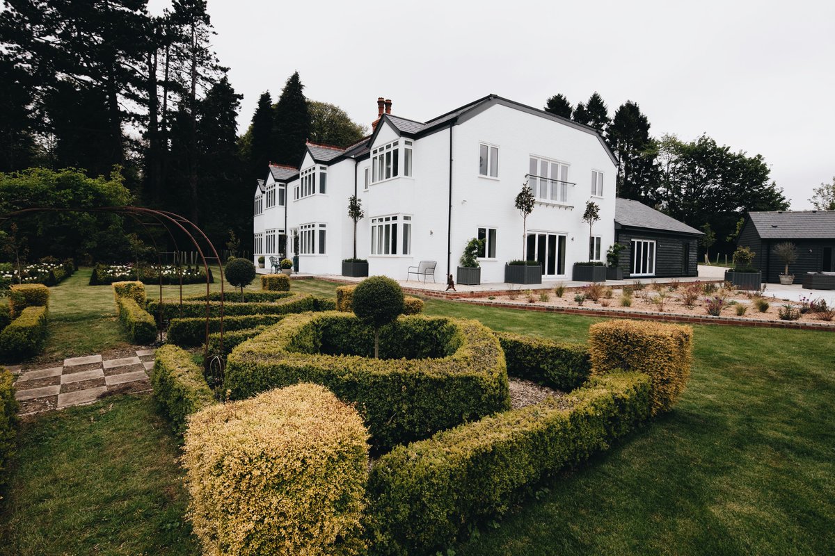 Home security is something we all care about, regardless of the size or location of our property. Our custom CCTV systems give a comprehensive view of your surroundings at your fingertips - this is paramount to keeping your property safe and secure whether you're home or abroad.