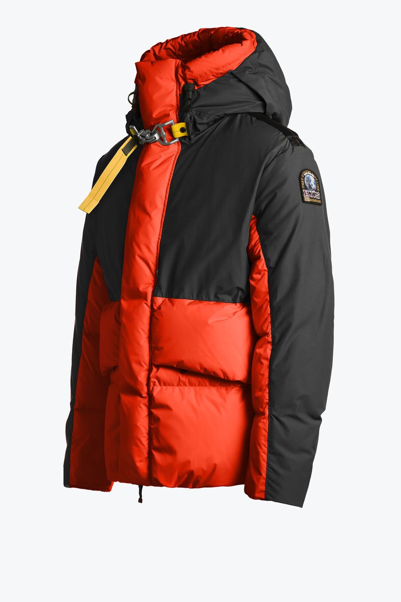 TheSampleHut's tweet image. Get On This!
MASSIVE 60% OFF RRP
Parajumpers RONIN Jacket - Size Large
RRP - £705
** AVAILABLE NOW ONLY £280 **
@TheSampleHut 
Message directly on Twitter for details on payment and delivery.
#parajumpers #paddedjackets #pufferjackets #sale
