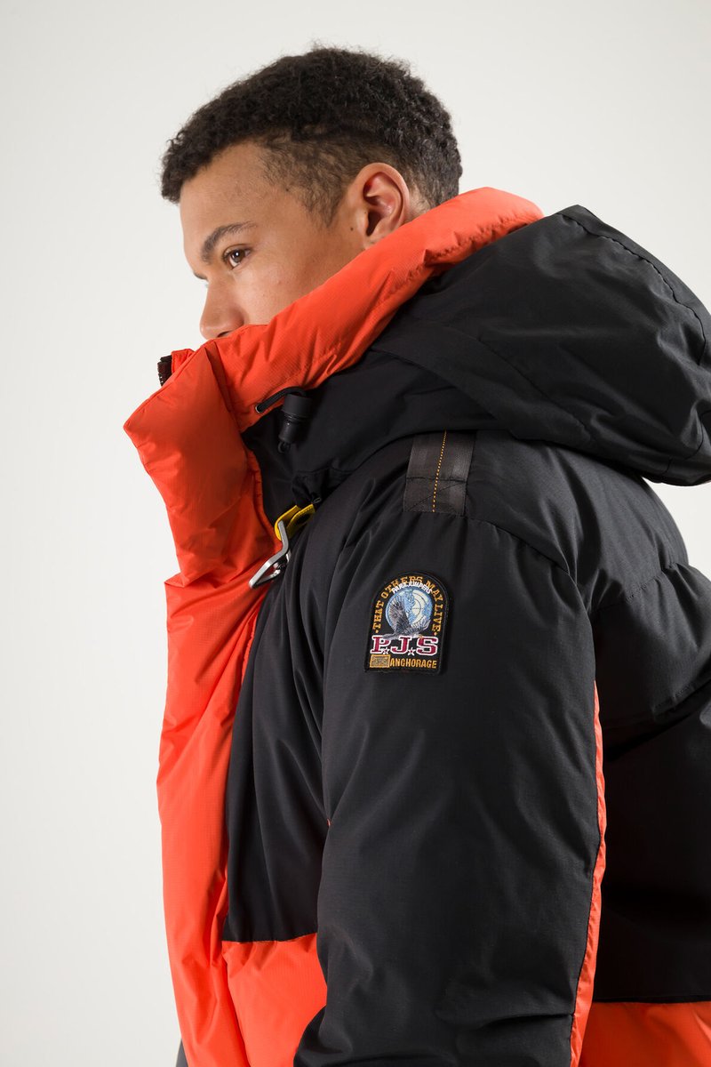 TheSampleHut's tweet image. Get On This!
MASSIVE 60% OFF RRP
Parajumpers RONIN Jacket - Size Large
RRP - £705
** AVAILABLE NOW ONLY £280 **
@TheSampleHut 
Message directly on Twitter for details on payment and delivery.
#parajumpers #paddedjackets #pufferjackets #sale
