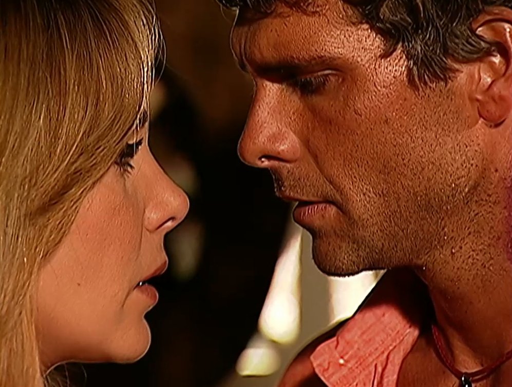 xLaTormenta's tweet photo. #LaTormenta #LaTormentaNova #LT20 María Teresa le confiesa su amor a Santos. https://t.co/48SRKV1CEv