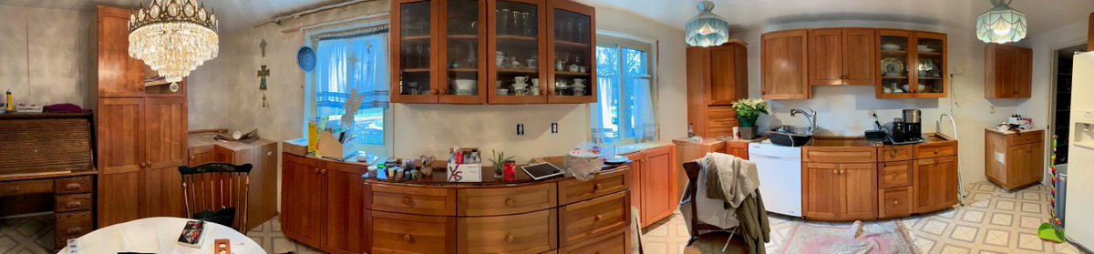 "Is 2023
the year for
new kitchen cabinetry?!" 

Mary S. just proudly reported that her family was recently able to use 23 of the 24 #reclaimed Cherry #kitchencabinets they purchased from us at a bargain price!