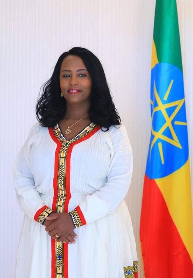 "እንኳን ለጌታችን ኢየሱስ ክርስቶስ የልደት በዓል አደረሳችሁ !የፍቅርና የምህረት በዓል ስናከብር እኛም እንደ ህዝብ ይቅር በመባባል በፍቅር በመተሳሰብና በመተጋገዝ መሆን እንዳለበት ሁላችንም ማስታወስ ይገባናል። የይቅርታና የሰላም ይሁንልን!