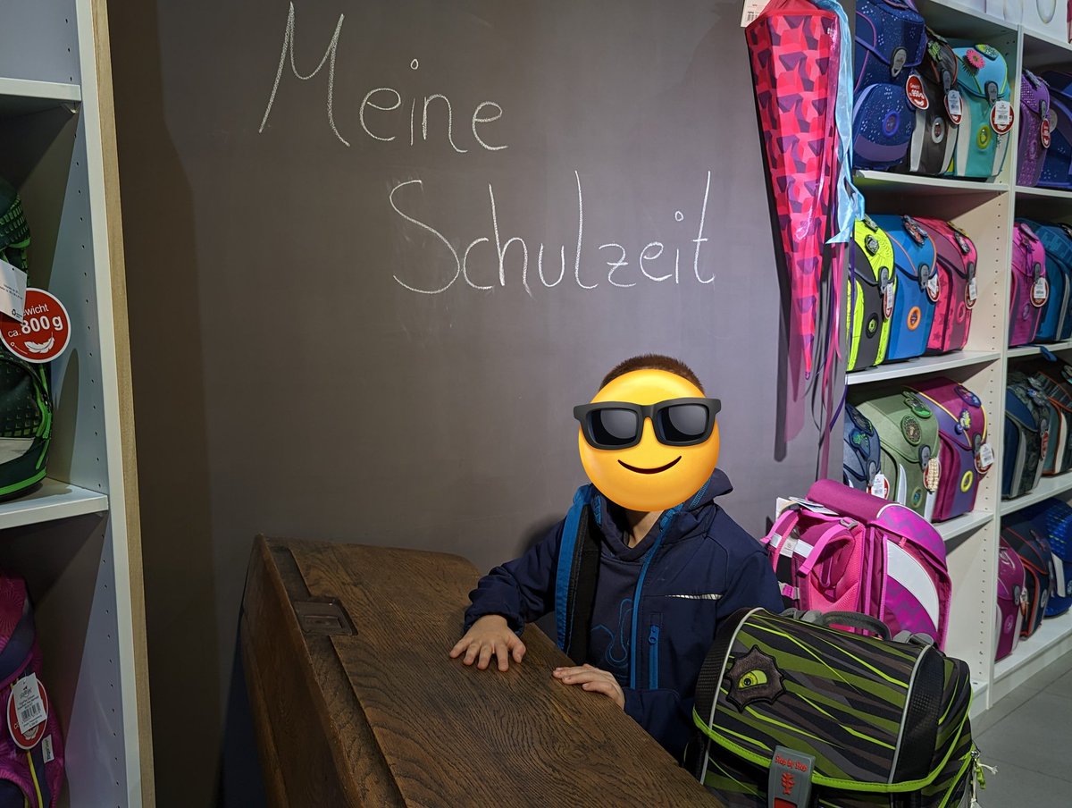 SvenFischer1980's tweet image. Wir waren heute den #Schulranzen kaufen.
Ein sechs Jahre alter Junge ist mächtig stolz.