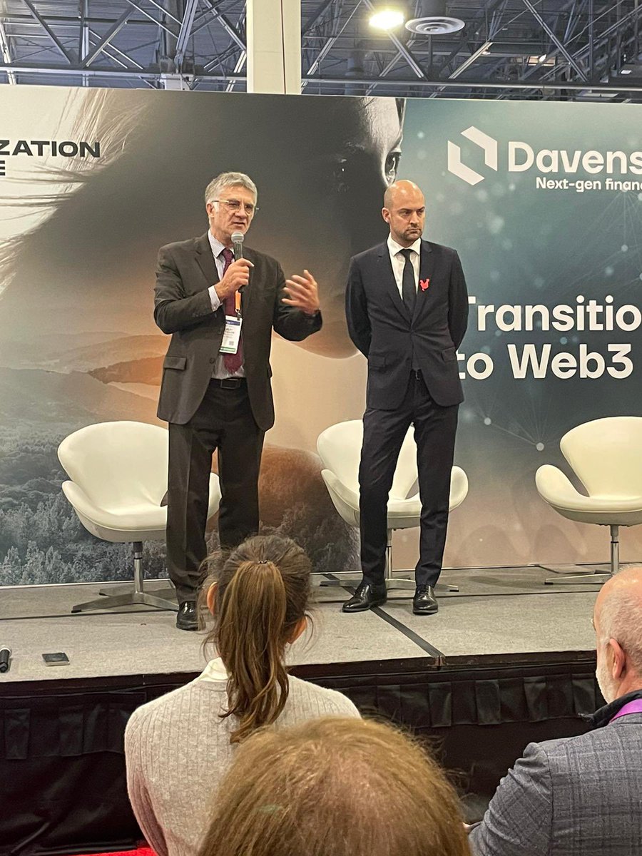 Nos CCE sont présents au #CES2023 à Las Vegas et ont eu le plaisir de rencontrer et d’échanger avec le Ministre <a href="/jnbarrot/">Jean-Noël Barrot</a> 🤩 #CES2023w3T
