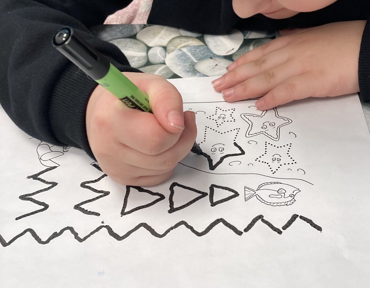 Outreach_ICPSS's tweet image. Today during outreach we’ve been working on our pencil grip/pencil control and scissor skills. We have made amazing progress over the last month - just look at this beautifully neat work!!

#finemotorskills #pencilcontrol #outreachsupport #ThisisAP