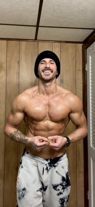 1 pic. Go to my https://t.co/zhehmA6FTg to support me please ??? #gay #bi #muscle https://t.co/BvWiW
