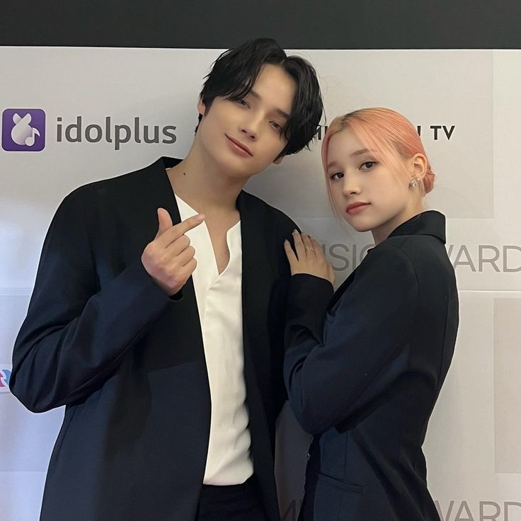 juridicogalsal's tweet photo. #Sookai au! Stacy Brother. 

Onde Soobin precisava de inspiração para sua nova música solo e sua method amiga estava disposta a ajudar ele com isso . 

Ou 

Onde a inspiração de Soobin veio  de outro Huening. https://t.co/EuY3Y9MooP
