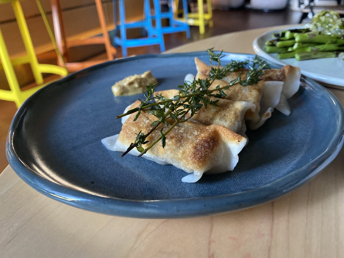MichelinGuideNA's tweet image. If your table isn’t chock full, then you are not doing @GoosefeatherNY right. #potstickers #Tarrytown #MICHELINGuideNY