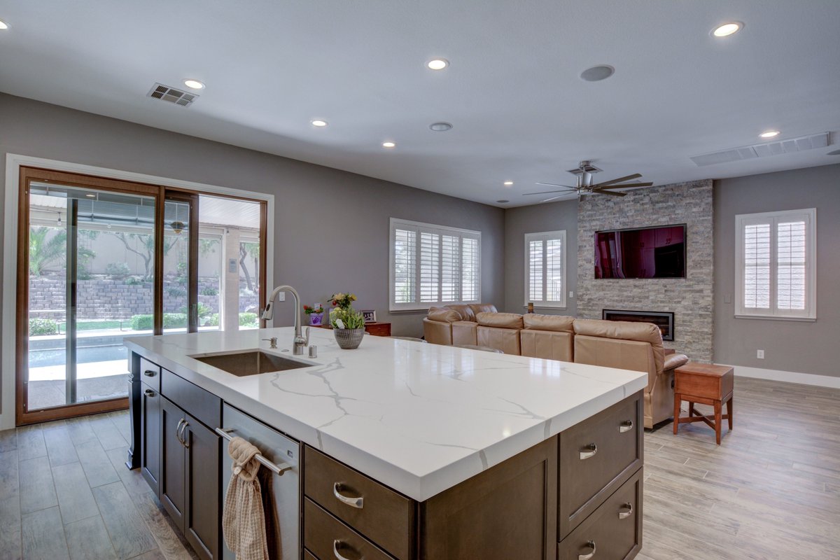 Attention! Is your New Years' resolution to spend more time with your family? There's no better quality family time than in your newly remodeled kitchen!🤩

#lasvegasremodel #kitchenremodel #whitekitchen #whitecabinets #woodtileflooring #kitchenisland #doubleoven #modernkitchen