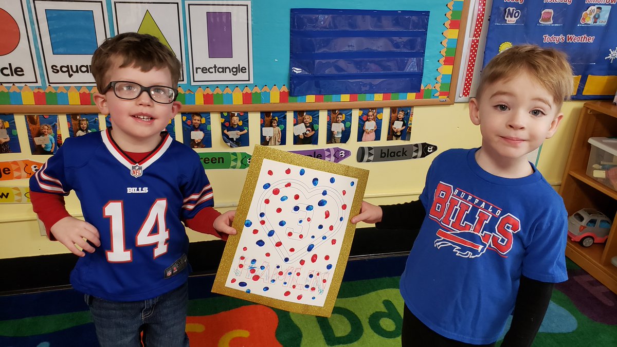 NotreDameAcade1's tweet photo. "Thinking of You" cards created by students from Notre Dame Academy, will be sent to Damar! https://t.co/DW46bLK8yS