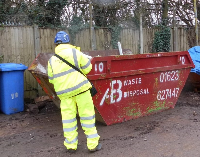 EMRegIndEA's tweet photo. We're off to a flyer in the New Year checking that #Waste operators are complying with their #EnvironmentalPermit like at this site in #Mansfield👍🏿 #RegulatingIndustry https://t.co/2MqVZjPmZv