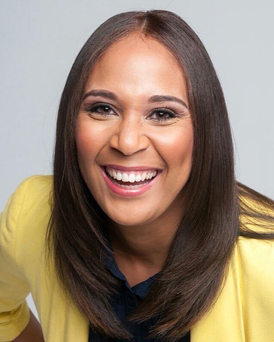 StylingPurpose's tweet image. New year, new headshots!  📸  Book our styling services for your next book cover, cd album, digital and marketing campaign or event. We would love to style you! ✨ stylingpurpose.shop

#StylingPurpose #EyeonFashion #Fashion #Style #ImageBranding #MiamiStylist #VirtualStylist