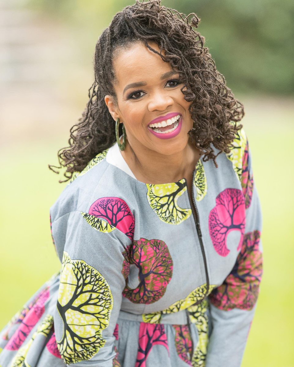 StylingPurpose's tweet image. New year, new headshots!  📸  Book our styling services for your next book cover, cd album, digital and marketing campaign or event. We would love to style you! ✨ stylingpurpose.shop

#StylingPurpose #EyeonFashion #Fashion #Style #ImageBranding #MiamiStylist #VirtualStylist