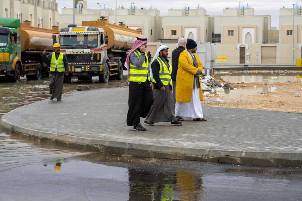 muhamad_aldarim's tweet photo. تفاعل كبير من امانة منطقة الرياض
اثناء هطول الامطار في #بوابه_الشرق
 بمدينة #الرياض
@Amanatalriyadh 

#امطار_الرياض_الان https://t.co/rQzYL0sXGa