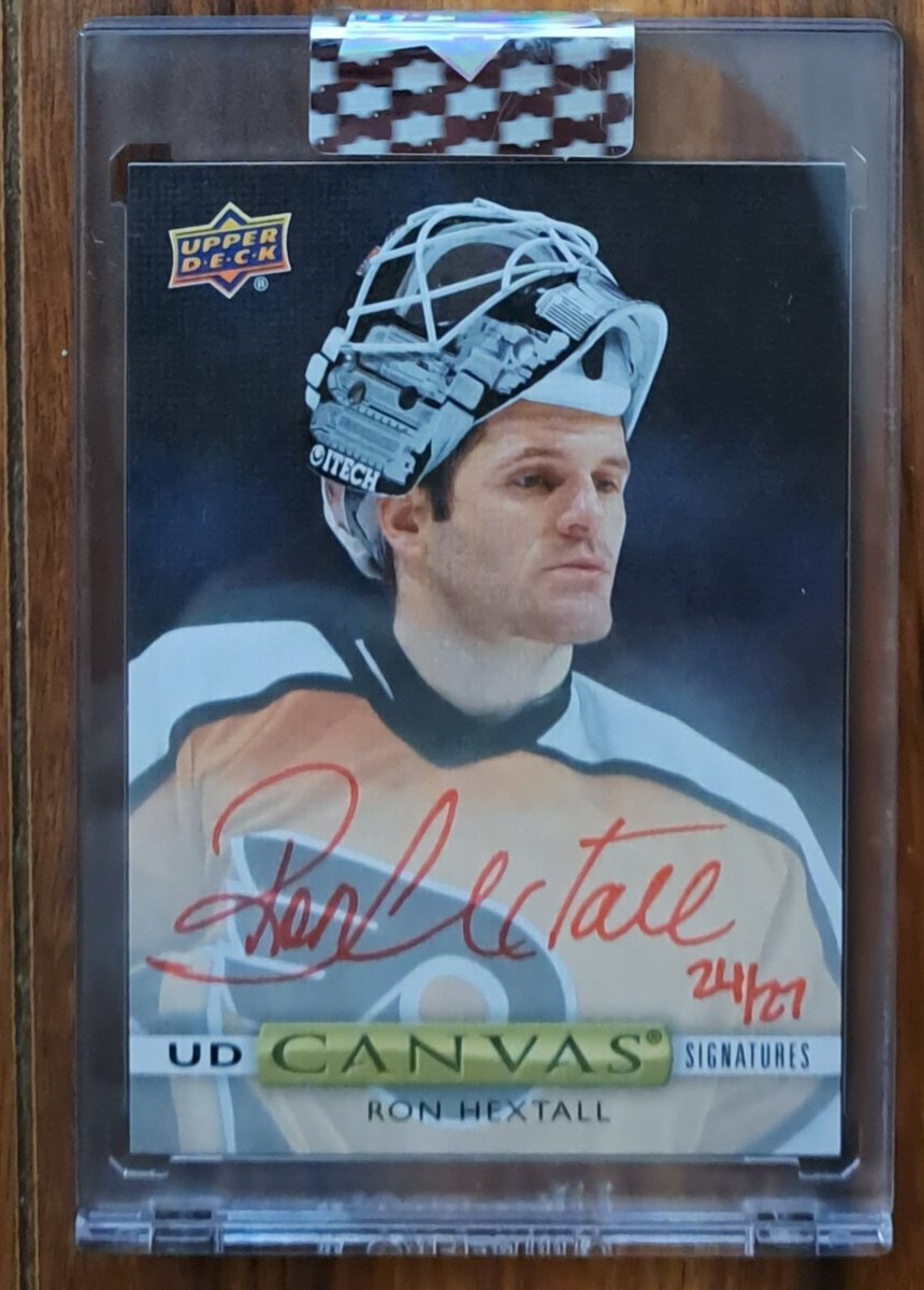 PhantasyWhiz's tweet image. Hockey centric #11to11 #FlyersFriday auction.  Bidding ends at 11pm. Highest bid at or closest to wins.  Opening bid $14.99.  UD Canvas Signatures Ron Hextall red ink auto #24/27.
Please look and retweet.   Stacks and single card hockey sales planning to start at 4pm.  Stay tune