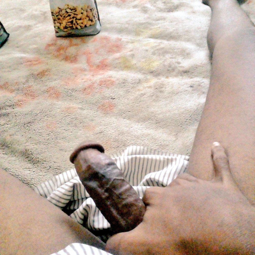 من يتبرع لي ب مؤخرته 🙊