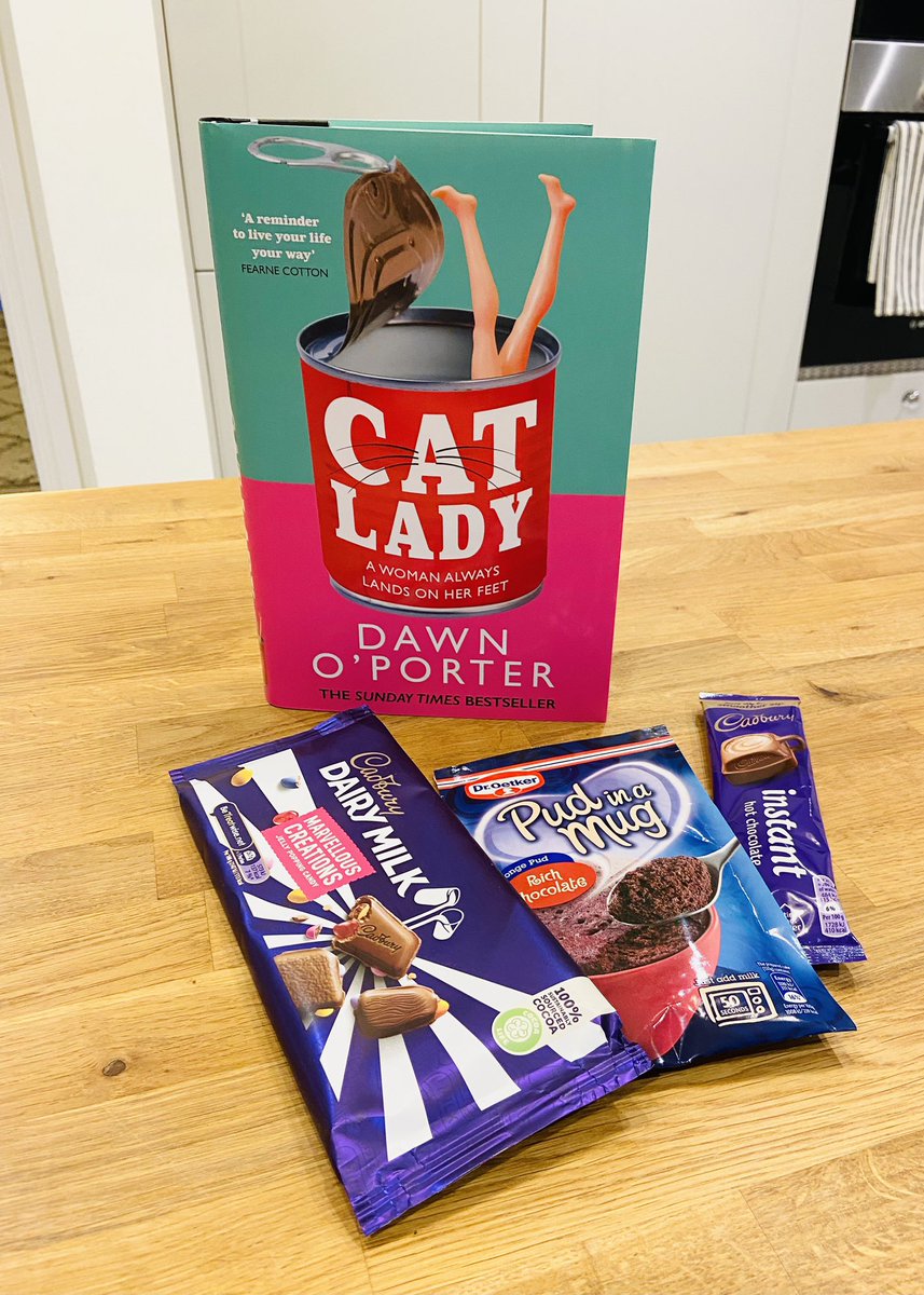 📚 #Giveaway #BookGiveaway 🎉 I accidentally ordered two copies of Cat Lady by Dawn O’Porter, so that means I have ONE to giveaway, plus treats! To enter: follow me, retweet this tweet and comment #CatLady below 🐈‍⬛ I will select one winner at random on 13/1/23 - UK only 💕