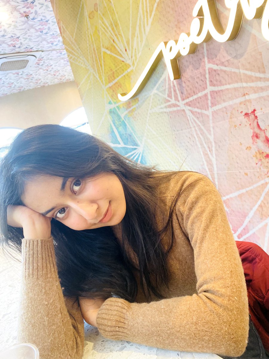 poojaasanwal's tweet photo. made it with CSS https://t.co/b4T892EebJ