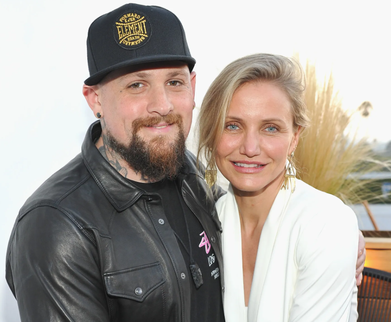 January 05, 2015 Wedding: American actress Cameron Diaz (42) weds Good Charlotte guitarist Benji Madden (35) at her home in Beverly Hills, California #CameronDiaz #PR Go: https://t.co/CKXAjOIFRX https://t.co/lBnYoWcdHT