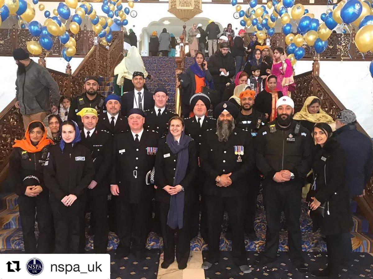 sukirandhawa4x4's tweet photo. Wow celebrating 14 years with @kent_police today can't believe how quickly that has gone. #DiversityandInclusion #PostiveAction https://t.co/kthR4Rlx5i
