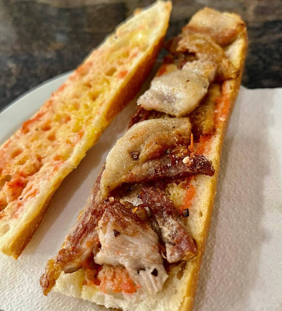 NoTodoFoodies's tweet photo. #Bocadillo de #panceta en @laplacagastrobar by @xiquetamontgat 🔝🔝
#desayuno #esmorzar #entrepa #cansalada #bocata #montgat #maresme #notodofoodies https://t.co/Qh8E4YT8vf https://t.co/8M57xXN6V7