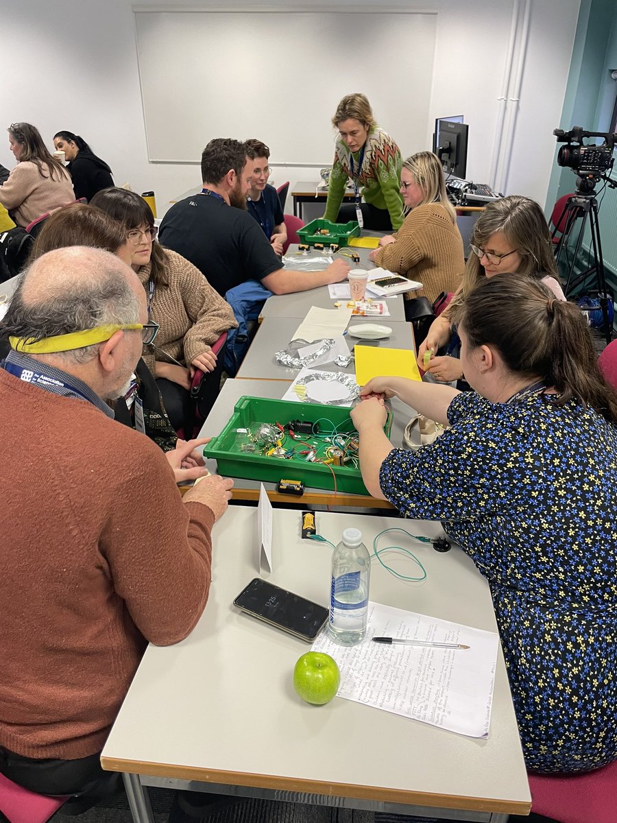 Miss Riley tweet media