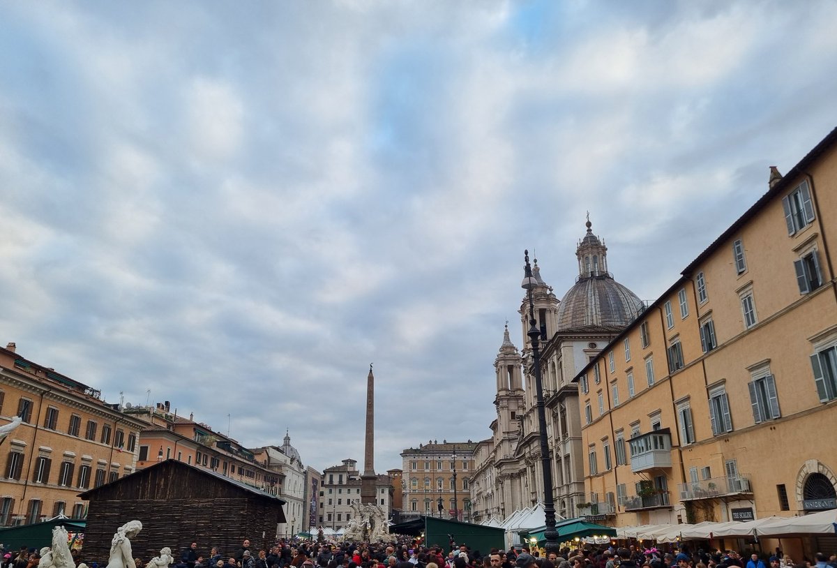 La #befana2023 è a #piazzanavona #Roma #Italy