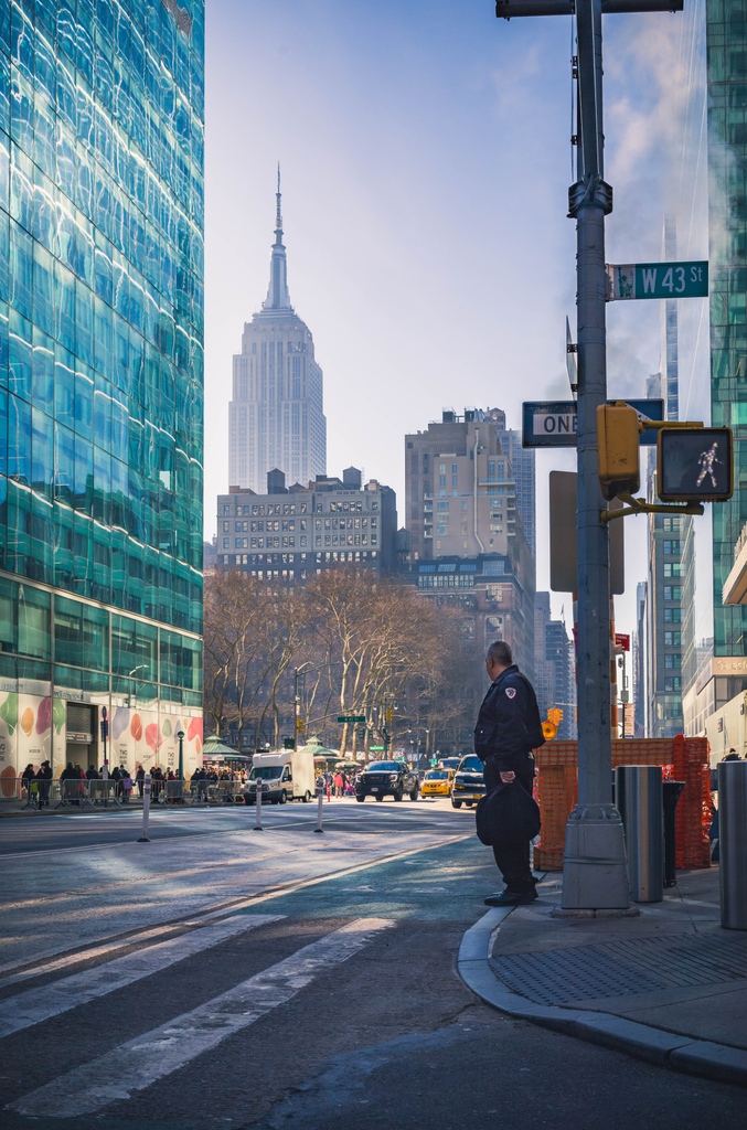 manolobrown's tweet photo. New York Minute #streetphotography #newyork
#urbanphotography https://t.co/t1yjbp3Pri