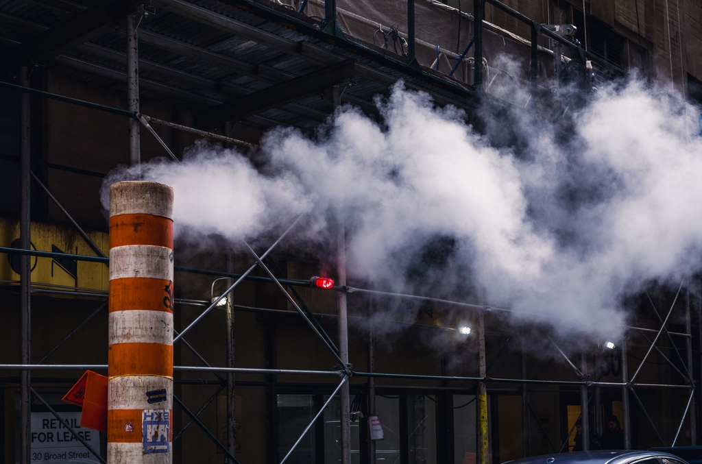 manolobrown's tweet photo. New York Minute #streetphotography #newyork
#urbanphotography https://t.co/t1yjbp3Pri