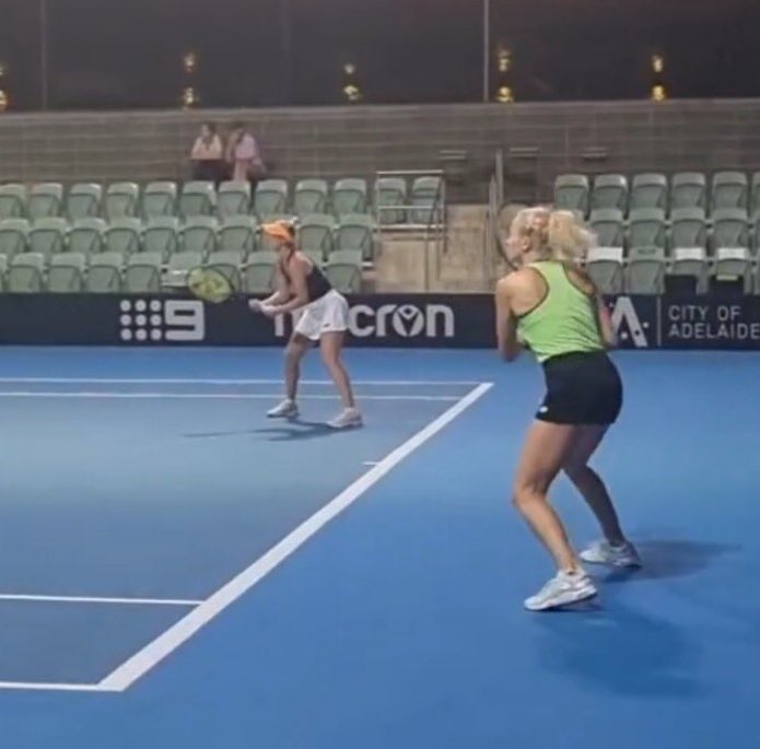 tenis_fm's tweet image. Final dobles #WTA500 #Adelaideinternational1 #7Ene 
⏰ Hora española
2:30 🇦🇺#Sanders &amp;amp; #Siniakova🇨🇿 vs #Muhammad &amp;amp; #Townsend 🇺🇸