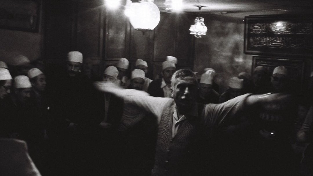 Ehline denk gelmeyen herşey ziyân olur;
 "Can da, inci mercan’da"...