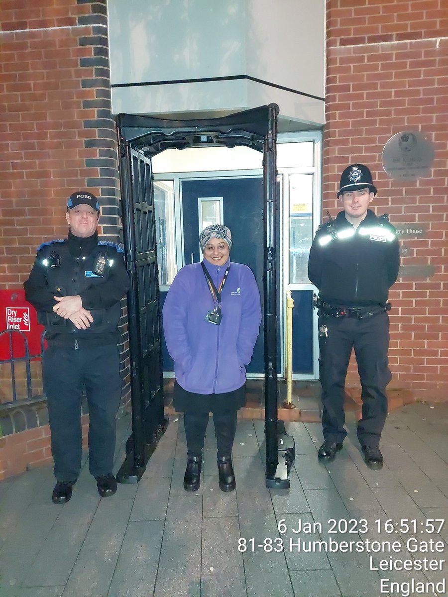 Working together with @LPCityCentre keeping our Neighbourhood and communities safe, outside Vestry House #TeamPurple #nhood29 @pa_housing