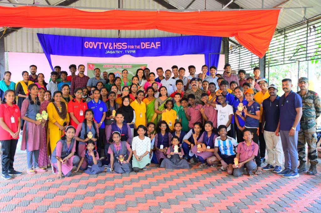 IaSouthern's tweet photo. “Education The key ingredient of life”.
As part of #Vidyanjali initiative multiple activities were conducted to motivate the specially abled students of Govt school #Thycaud, #Kerala by teachers & students of #ArmyPublicSchool #Thiruvananthapuram Military Station.
#ArmyDay 2023 https://t.co/yHspS54LIM