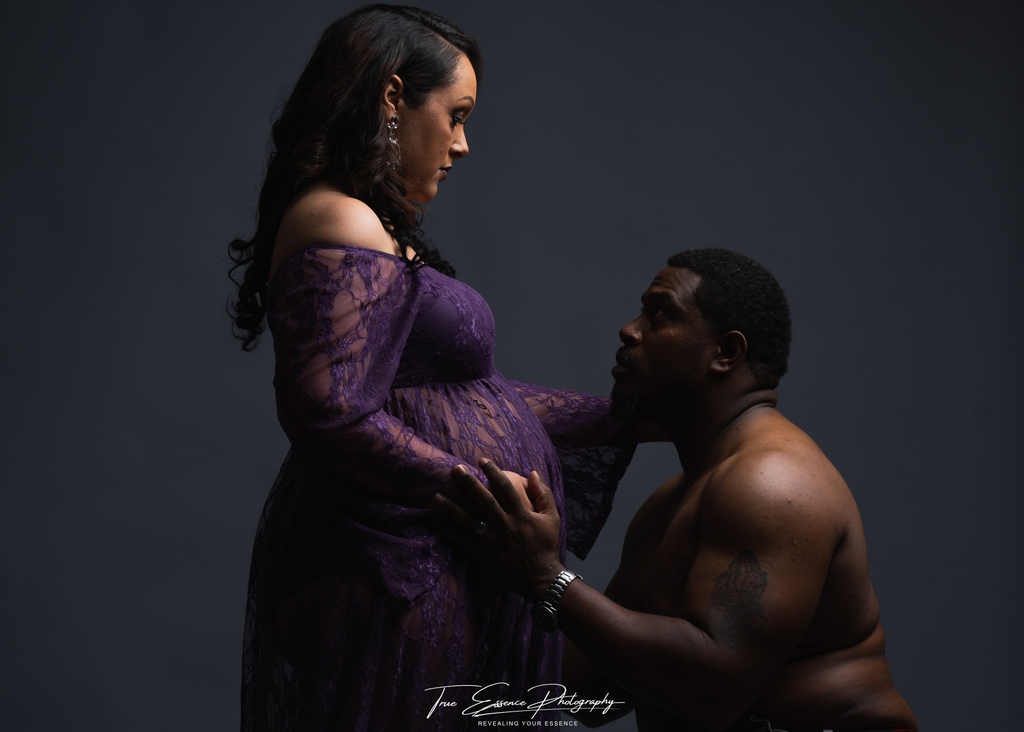 If you didn't know or haven't realized, our style leans toward 'Dramatic Lighting.'
________________________
⠀
#TrueEssencePhotography #TrueEssence #essence #moody #moodphotographer #dark #dramatic #dramaticlighting #gown #purplegown #maternityphotoshoot #momtobe #sony