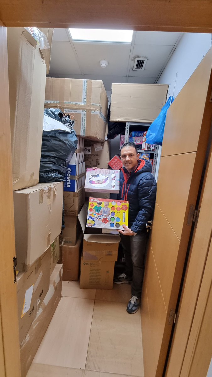 Gracias al Colegio Internacional Torrequebrada <a href="/ColegioCIT/">CIT Torrequebrada</a> por vuestra gran ayuda en nuestra Recogida de Juguetes de este año. ¡¡ Entre tod<a href="/s/">『S』</a> hemos conseguido hacer felices a muchos niñ@s el día de Reyes!! #ningunniñosinjuguetes