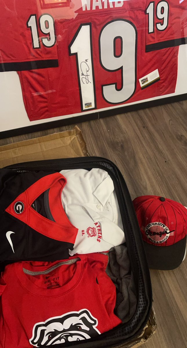 Sir_Nike's tweet photo. FINALLY packed and it’s all Red & Black baby 😤 ready to get to LA 🌴 #LastHunt #GoDawgs https://t.co/hESSdvTm9W