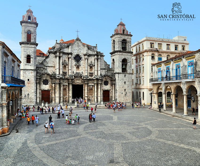 Recorrer la antigua ciudad intramuros te permite apreciar la singularidad urbanística que concede al Centro Histórico de La Habana🇨🇺 su condición de Patrimonio de la Humanidad.
#AgenciaDeViajeSanCristobal #CentroHistoricoDeLaHabana #PatrimonioDeLaHumanidad #Cuba