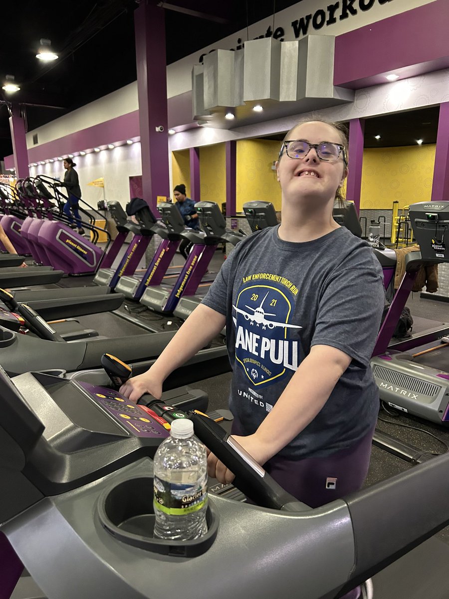MirabelliDeb's tweet photo. New Year, New Plan #sisterworkout #doingthistogether @michaelhasler19 @KerryAPozulp @BerwynSouth100 @HeritageD100 @FreedomD100 @HiawathaSchool @BoogSciambi https://t.co/odF0Fv03Xl