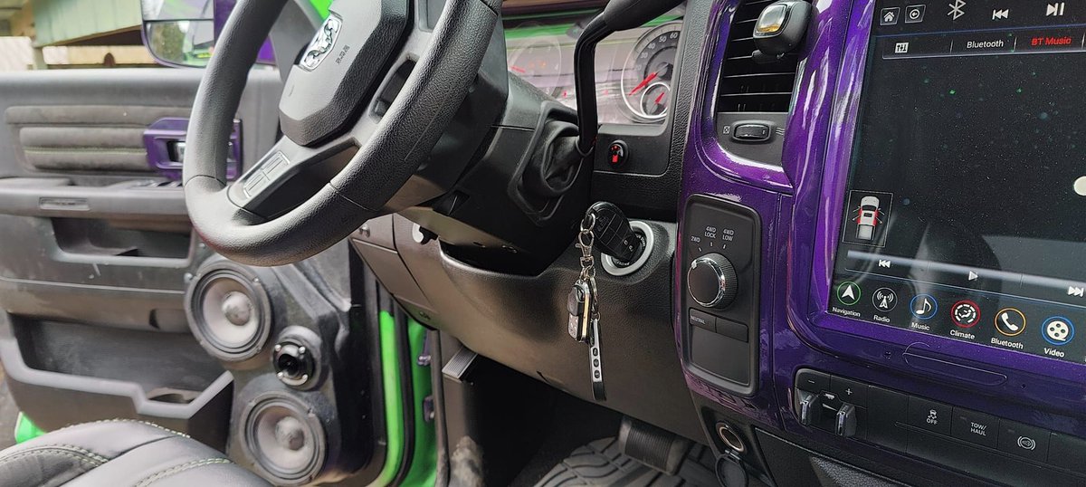 custom_pods's tweet photo. Speechless 😍😍😍 

Oregon's Finest Custom Audio 
LAF - Lange Audio Fabrication 
Electron Beam Technologies, Inc. 
Franks Audio Motive 
@crossfire_audio_official 
@down4soundshop 

https://t.co/OYpf1goWdr
.
.
.
#customspeakerpods https://t.co/hGxpVaxSSx