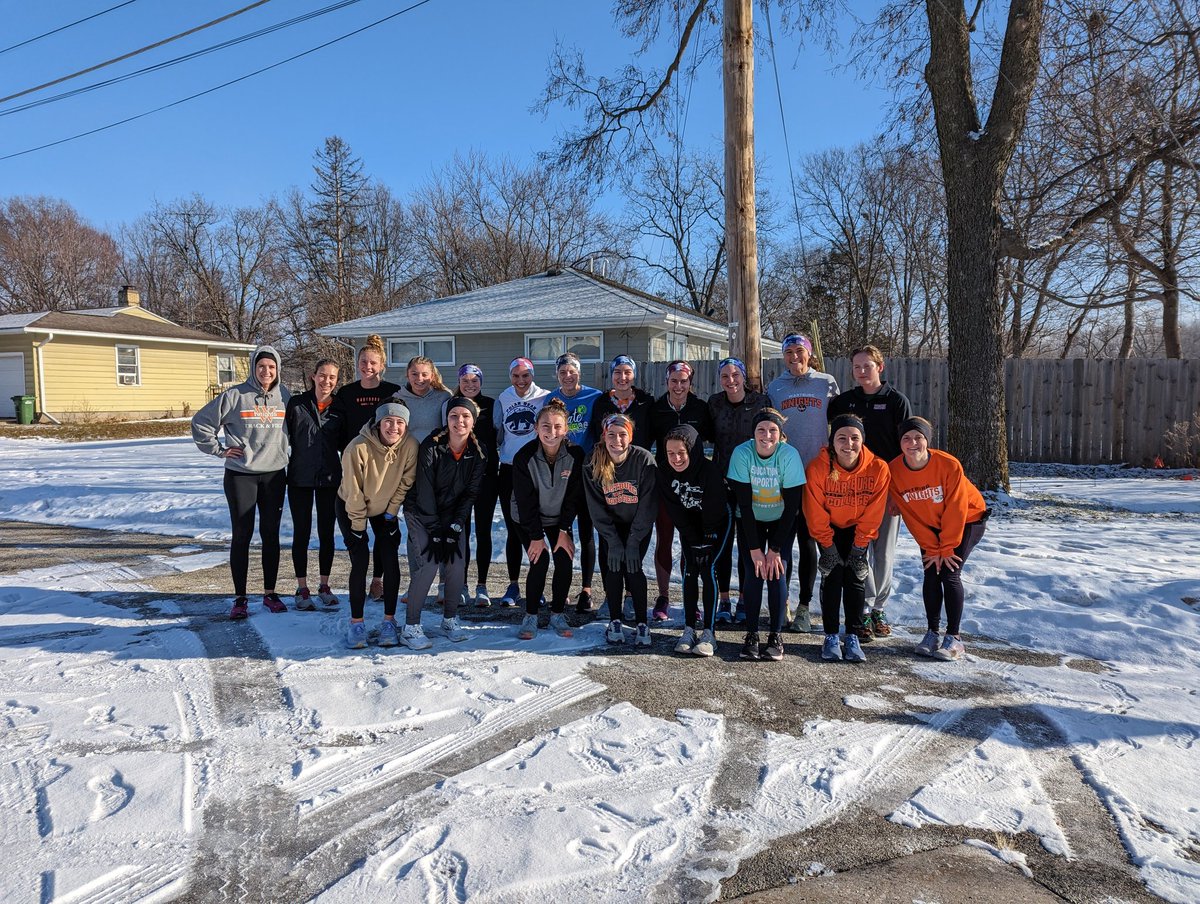 The temps may drop but the running won't stop! The women's distance crew enjoying getting to run together again! #wtf