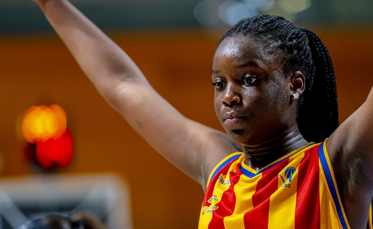 FCBQtecnic's tweet photo. SELECCIONS l 🏀Catalunya disputarà la final Cadet Femenina del Campionat d'Espanya de seleccions autonòmiques contra Madrid que ha superat a Andalusia (74-62). Les catalanes han superat Canàries (65-38). La final, demà a les 10.30h 
📺CanalFEB (gratis)
📸FEB
 #CatalunyaBQ https://t.co/Psg1TmvAZJ