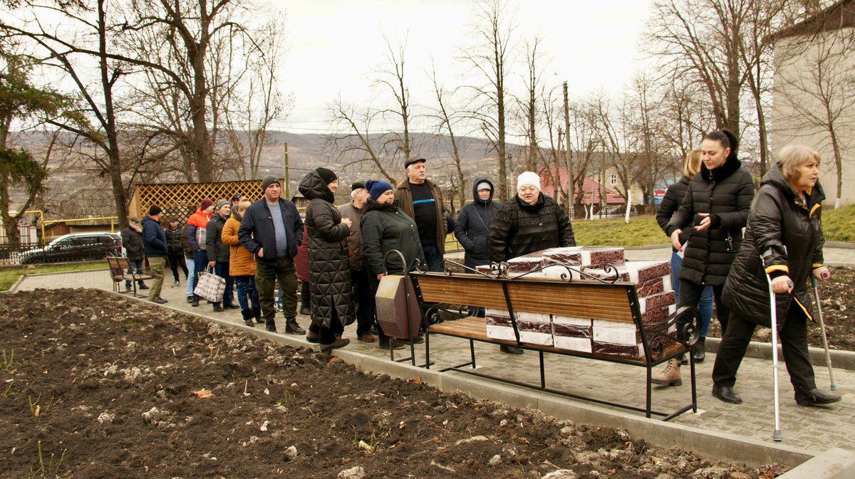 erikugarte's tweet image. #MoldovaRedCross branches are unstoppable 🙌 Today, one day before Orthodox Christmas, the youngest volunteers have taken action to support host communities of Ukrainian refugees with winter assistance. All the best for tomorrow's festivity, very well deserved! #WarmInWinter